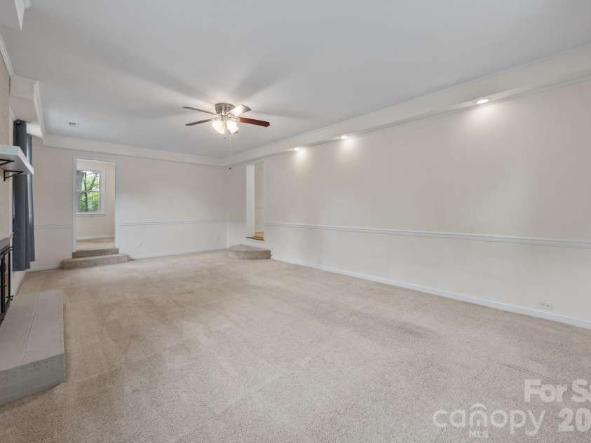 2713 Kilborne Drive, Charlotte, NC 28205.  MLS# CAR4376113, YatesRealty ID 20054. 