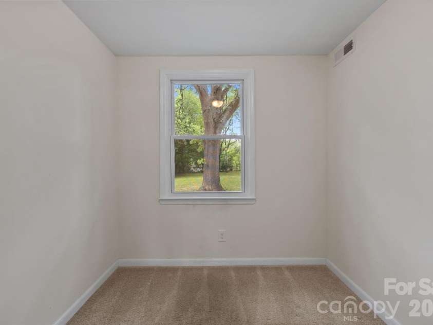 2713 Kilborne Drive, Charlotte, NC 28205.  MLS# CAR4376113, YatesRealty ID 20054. 