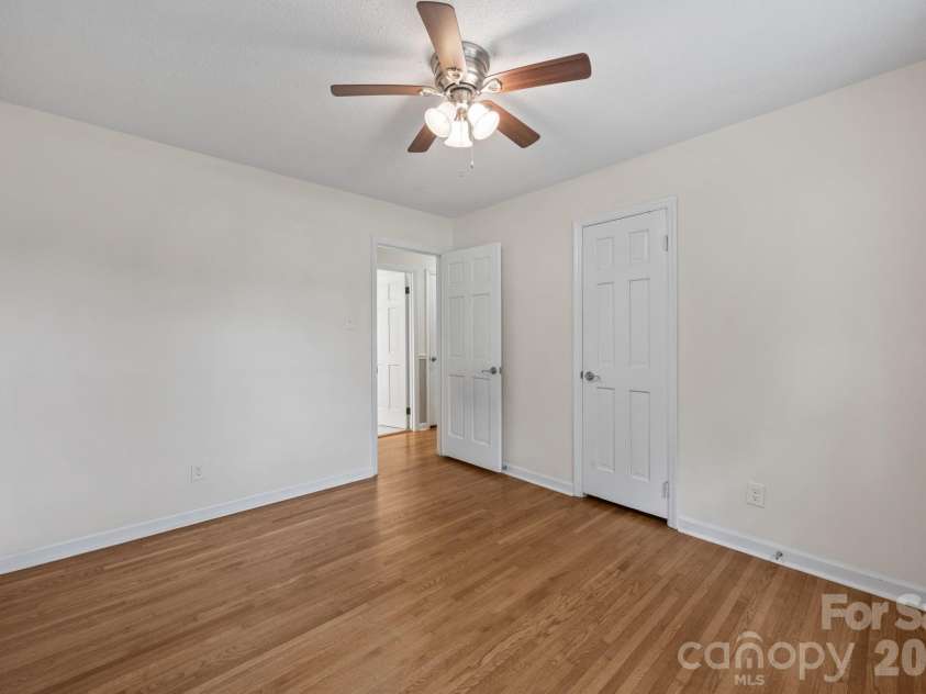 2713 Kilborne Drive, Charlotte, NC 28205.  MLS# CAR4376113, YatesRealty ID 20054. 