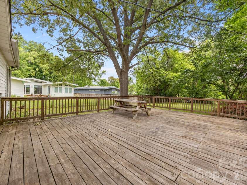 2713 Kilborne Drive, Charlotte, NC 28205.  MLS# CAR4376113, YatesRealty ID 20054. 
