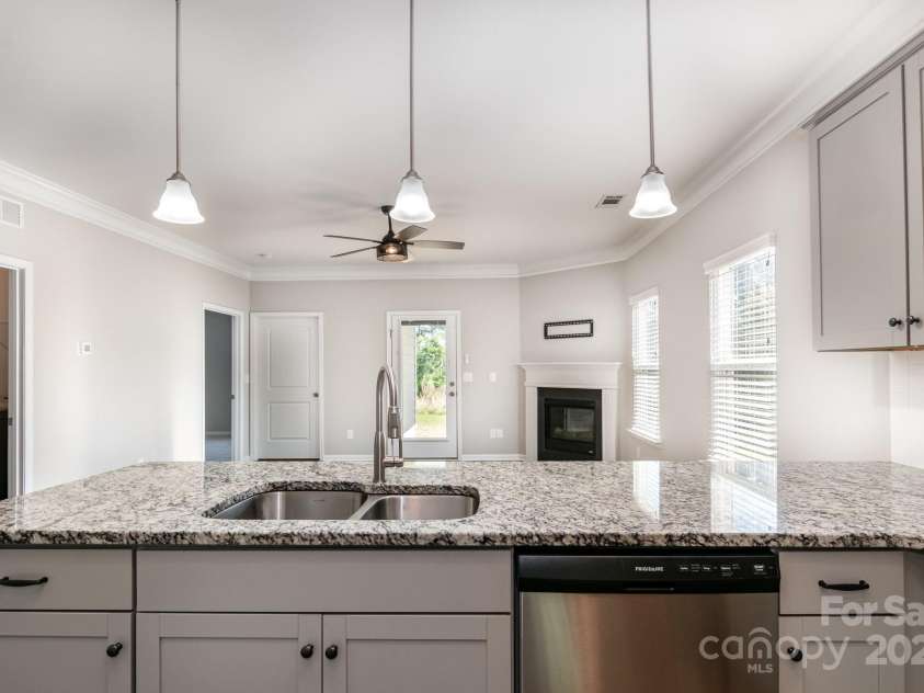 338 Livingston Drive, Lancaster, SC 29720.  MLS# CAR4249047, YatesRealty ID 20055. Kitchen