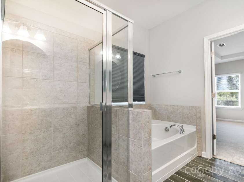 338 Livingston Drive, Lancaster, SC 29720.  MLS# CAR4249047, YatesRealty ID 20055. Primary Bathroom