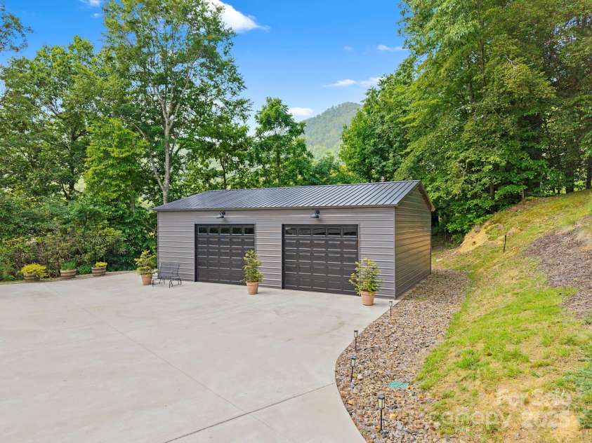 491 Paint Fork Road, Barnardsville, NC 28709.  MLS# CAR4268189, YatesRealty ID 20056. 