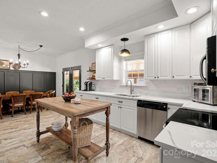 491 Paint Fork Road, Barnardsville, NC 28709.  MLS# CAR4268189, YatesRealty ID 20056. 