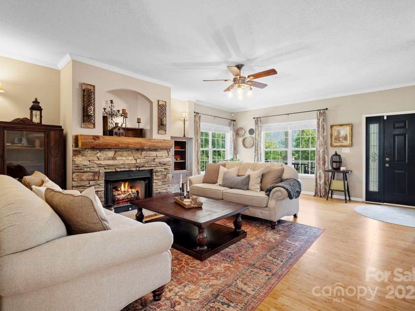 491 Paint Fork Road, Barnardsville, NC 28709.  MLS# CAR4268189, YatesRealty ID 20056. 