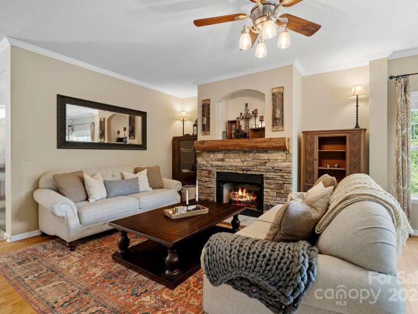 491 Paint Fork Road, Barnardsville, NC 28709.  MLS# CAR4268189, YatesRealty ID 20056. 