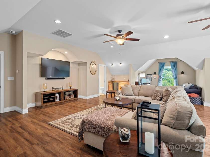 491 Paint Fork Road, Barnardsville, NC 28709.  MLS# CAR4268189, YatesRealty ID 20056. 