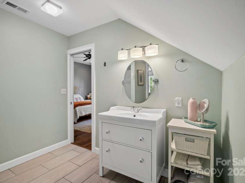 491 Paint Fork Road, Barnardsville, NC 28709.  MLS# CAR4268189, YatesRealty ID 20056. 