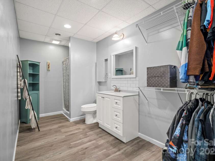 491 Paint Fork Road, Barnardsville, NC 28709.  MLS# CAR4268189, YatesRealty ID 20056. 