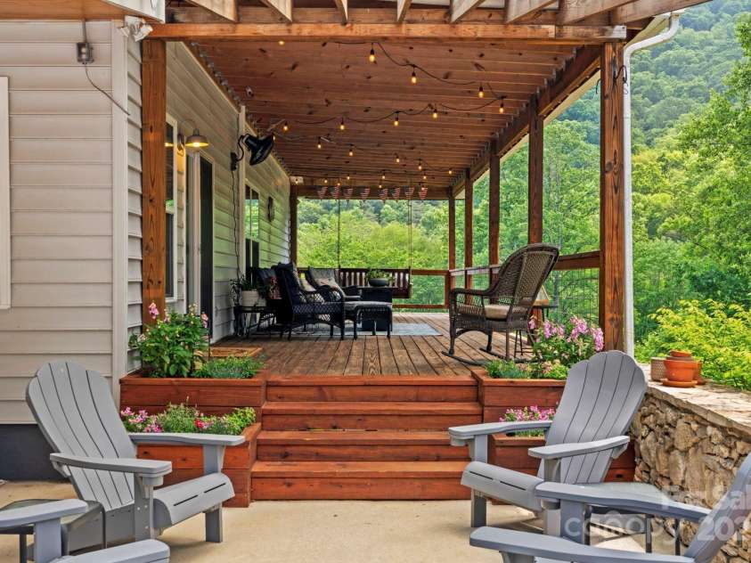 491 Paint Fork Road, Barnardsville, NC 28709.  MLS# CAR4268189, YatesRealty ID 20056. 