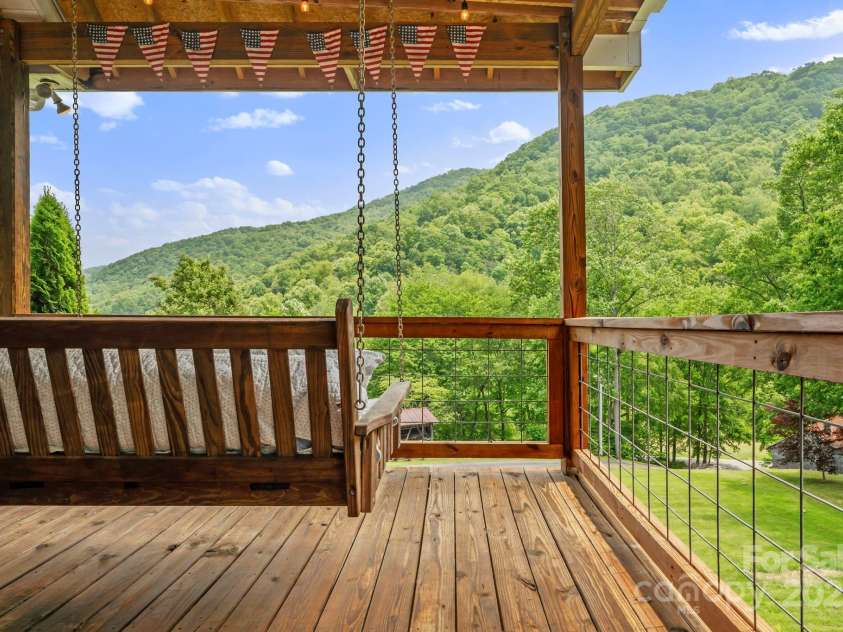 491 Paint Fork Road, Barnardsville, NC 28709.  MLS# CAR4268189, YatesRealty ID 20056. 