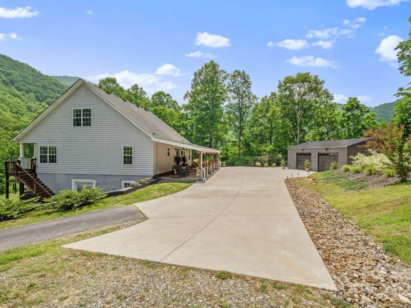 491 Paint Fork Road, Barnardsville, NC 28709.  MLS# CAR4268189, YatesRealty ID 20056. 