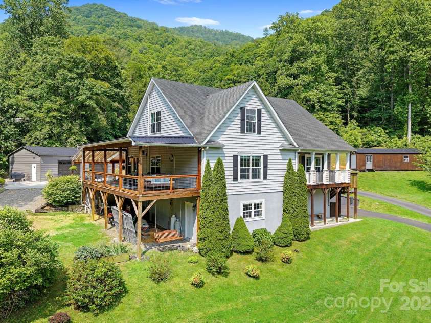 491 Paint Fork Road, Barnardsville, NC 28709.  MLS# CAR4268189, YatesRealty ID 20056. 