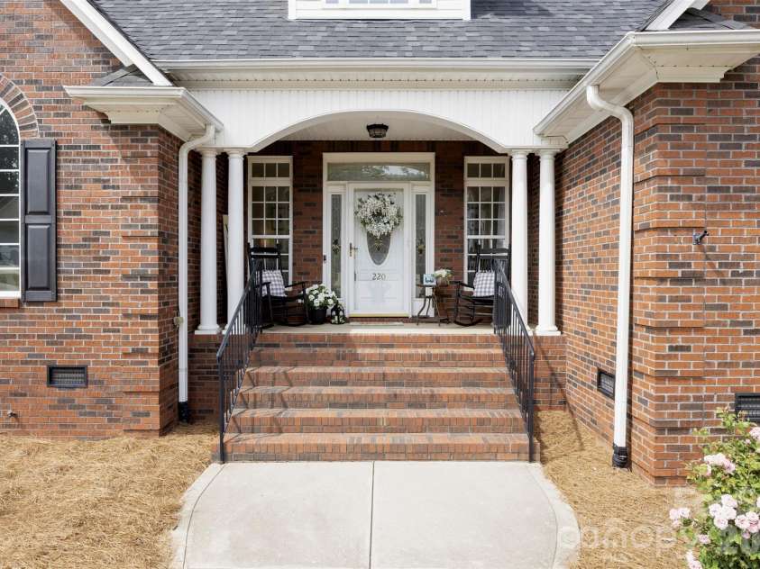220 Landry Drive, Kings Mountain, NC 28086.  MLS# CAR4378750, YatesRealty ID 20057. 