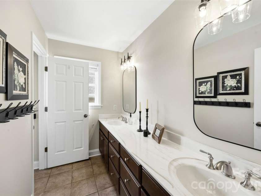 220 Landry Drive, Kings Mountain, NC 28086.  MLS# CAR4378750, YatesRealty ID 20057. 