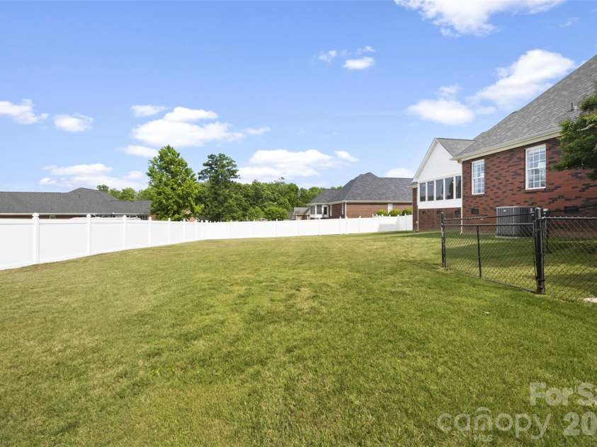 220 Landry Drive, Kings Mountain, NC 28086.  MLS# CAR4378750, YatesRealty ID 20057. 