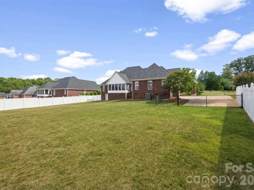 220 Landry Drive, Kings Mountain, NC 28086.  MLS# CAR4378750, YatesRealty ID 20057. 