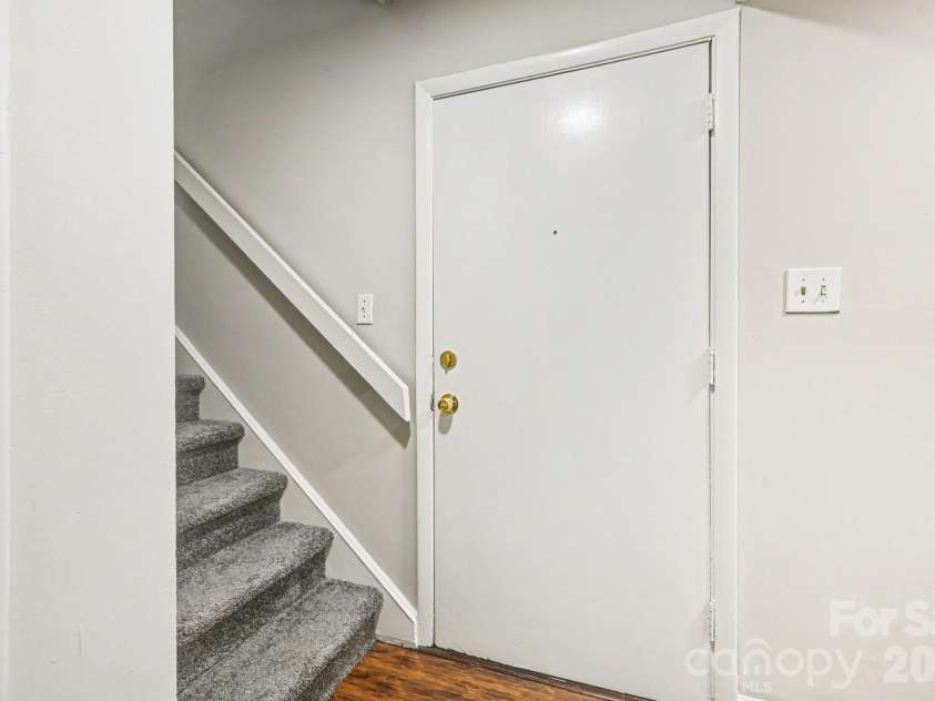 7900 Horse Chestnut Lane, Charlotte, NC 28277.  MLS# CAR4262991, YatesRealty ID 20058. 
