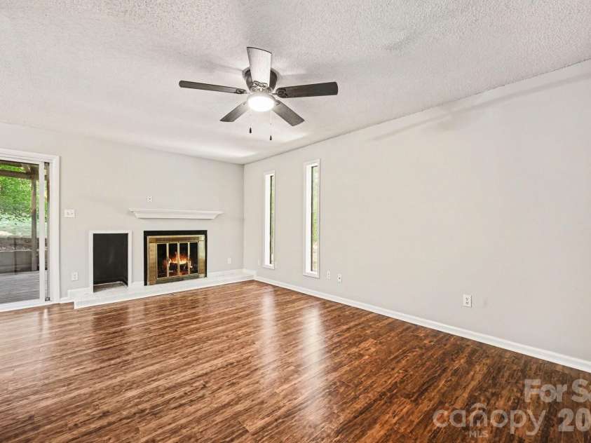 7900 Horse Chestnut Lane, Charlotte, NC 28277.  MLS# CAR4262991, YatesRealty ID 20058. 
