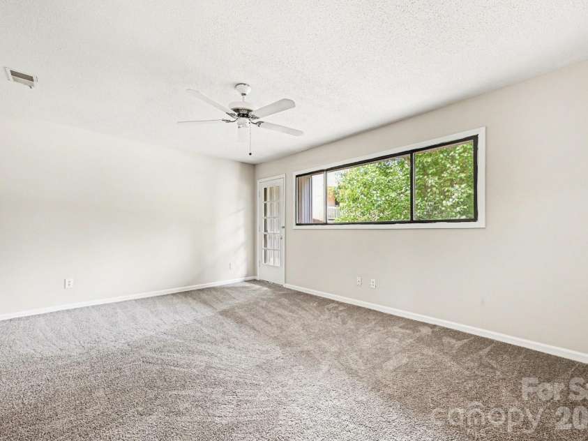 7900 Horse Chestnut Lane, Charlotte, NC 28277.  MLS# CAR4262991, YatesRealty ID 20058. 