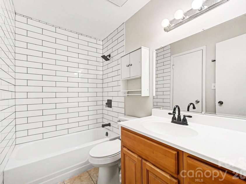 7900 Horse Chestnut Lane, Charlotte, NC 28277.  MLS# CAR4262991, YatesRealty ID 20058. 