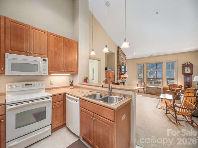 1650 Country Club Drive, Maggie Valley, NC 28751.  MLS# CAR4352647, YatesRealty ID 20059. Open floorplan
