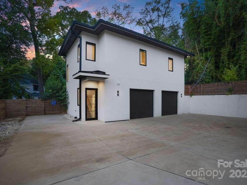 1516 Princeton Avenue, Charlotte, NC 28209.  MLS# CAR4303651, YatesRealty ID 2006. 2nd Living Quarters above detatched 2-car garage.  