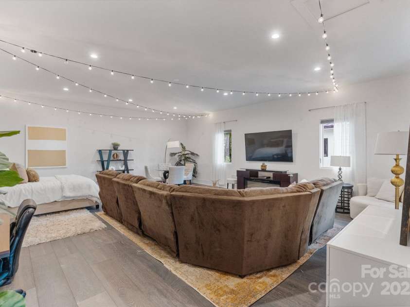 1516 Princeton Avenue, Charlotte, NC 28209.  MLS# CAR4303651, YatesRealty ID 2006. 