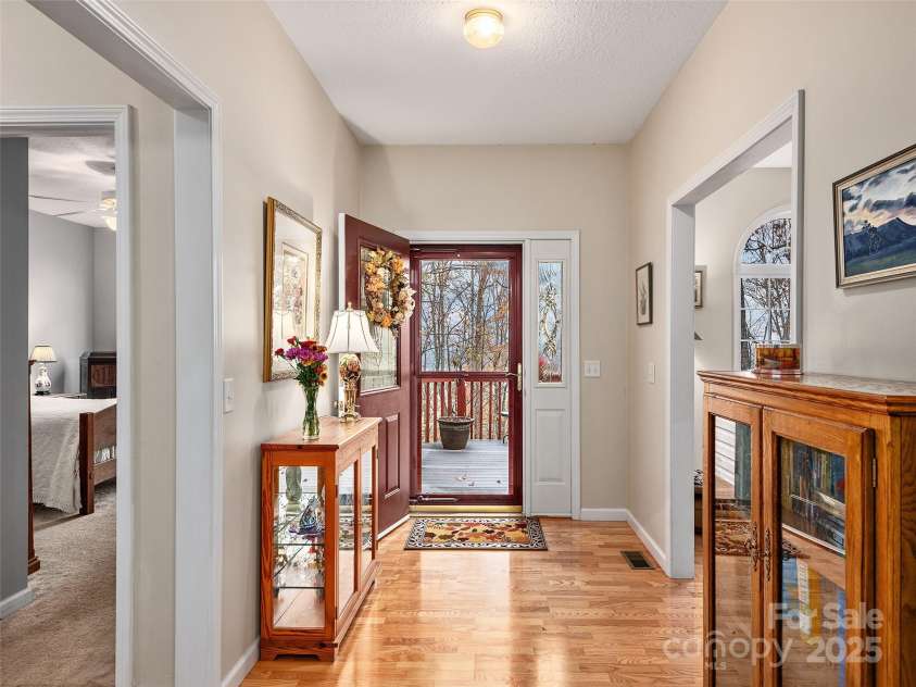 345 Ravenwood Lane, Horse Shoe, NC 28742.  MLS# CAR4185230, YatesRealty ID 20060. 