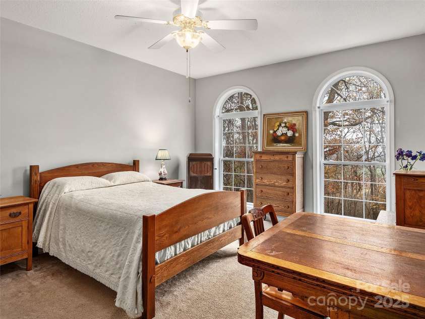 345 Ravenwood Lane, Horse Shoe, NC 28742.  MLS# CAR4185230, YatesRealty ID 20060. 