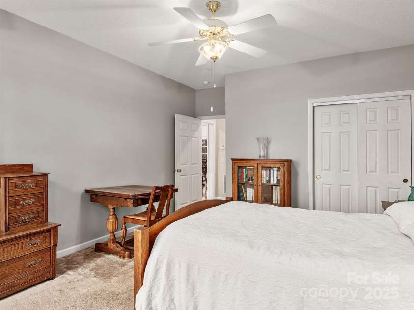 345 Ravenwood Lane, Horse Shoe, NC 28742.  MLS# CAR4185230, YatesRealty ID 20060. 