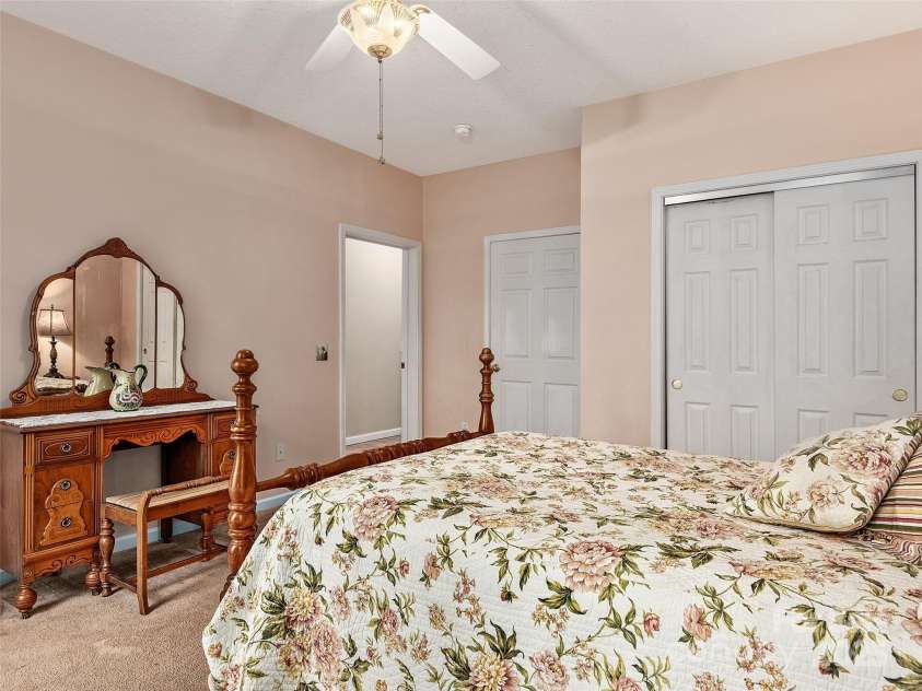 345 Ravenwood Lane, Horse Shoe, NC 28742.  MLS# CAR4185230, YatesRealty ID 20060. 
