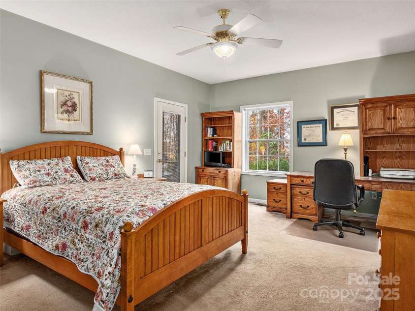 345 Ravenwood Lane, Horse Shoe, NC 28742.  MLS# CAR4185230, YatesRealty ID 20060. 