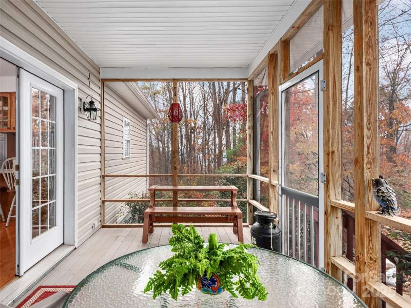 345 Ravenwood Lane, Horse Shoe, NC 28742.  MLS# CAR4185230, YatesRealty ID 20060. 