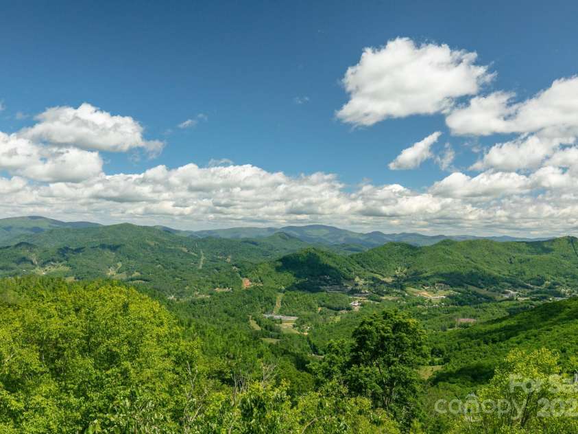 221 Ivy Ridge Road, Burnsville, NC 28714.  MLS# CAR4265320, YatesRealty ID 20062. 