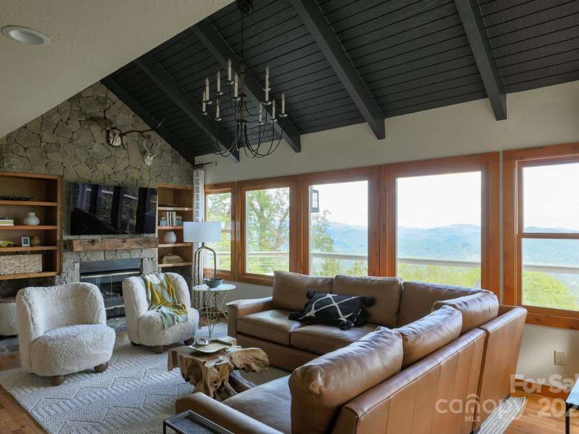 221 Ivy Ridge Road, Burnsville, NC 28714.  MLS# CAR4265320, YatesRealty ID 20062. 