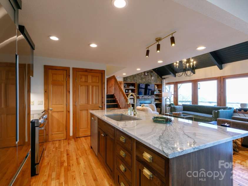 221 Ivy Ridge Road, Burnsville, NC 28714.  MLS# CAR4265320, YatesRealty ID 20062. 