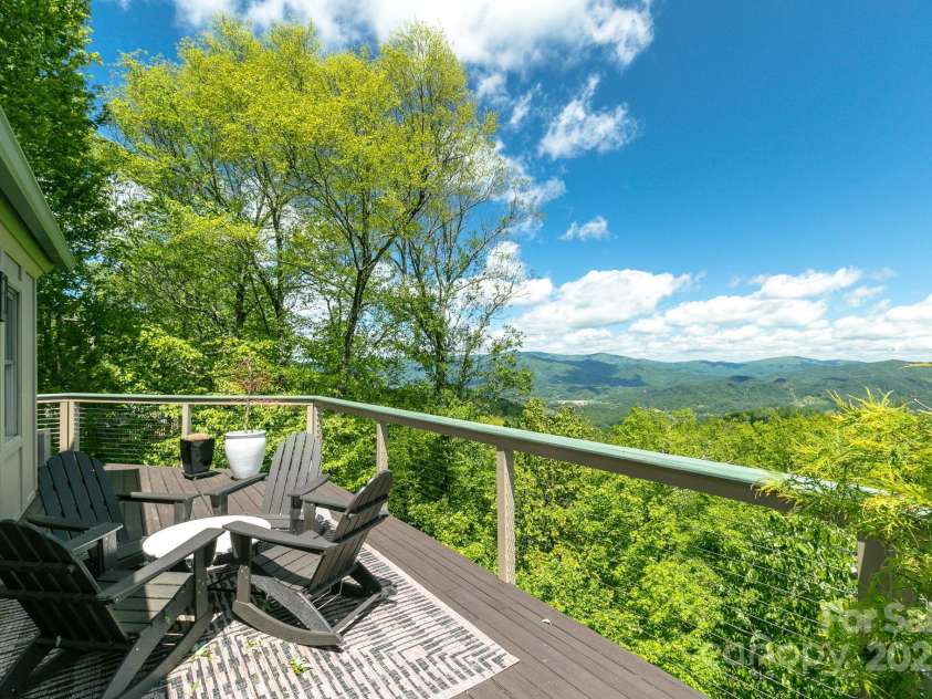 221 Ivy Ridge Road, Burnsville, NC 28714.  MLS# CAR4265320, YatesRealty ID 20062. 