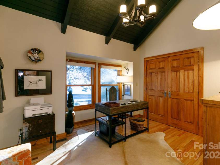 221 Ivy Ridge Road, Burnsville, NC 28714.  MLS# CAR4265320, YatesRealty ID 20062. 