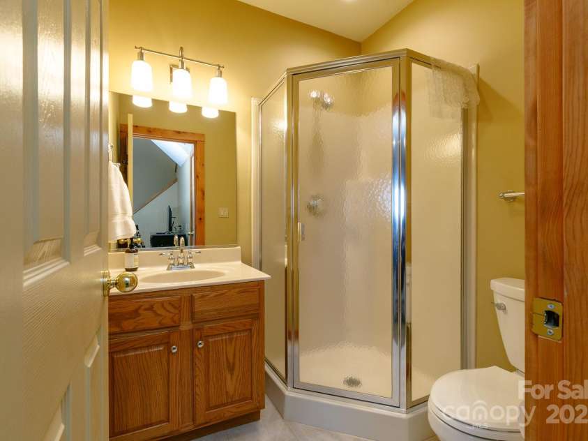 221 Ivy Ridge Road, Burnsville, NC 28714.  MLS# CAR4265320, YatesRealty ID 20062. 