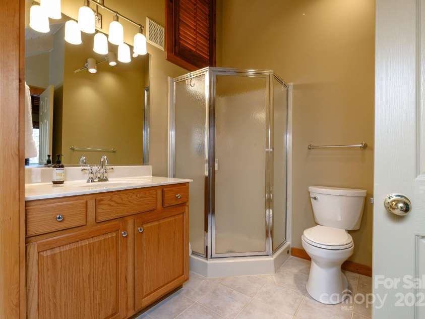 221 Ivy Ridge Road, Burnsville, NC 28714.  MLS# CAR4265320, YatesRealty ID 20062. 