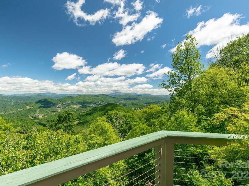 221 Ivy Ridge Road, Burnsville, NC 28714.  MLS# CAR4265320, YatesRealty ID 20062. 