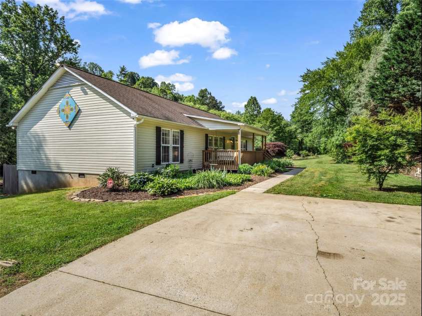 2941 Nix Creek Road, Marion, NC 28752.  MLS# CAR4268269, YatesRealty ID 20063. 