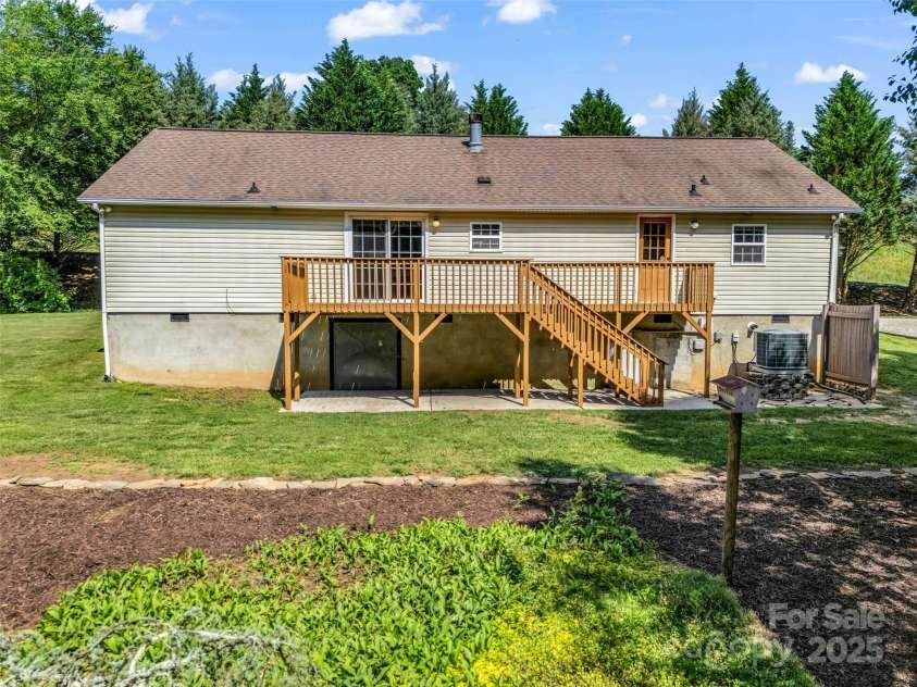 2941 Nix Creek Road, Marion, NC 28752.  MLS# CAR4268269, YatesRealty ID 20063. 