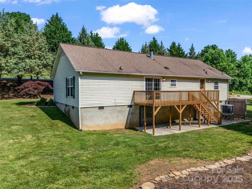 2941 Nix Creek Road, Marion, NC 28752.  MLS# CAR4268269, YatesRealty ID 20063. 