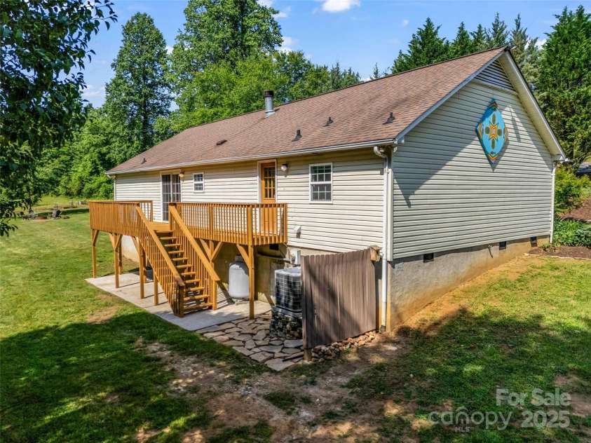 2941 Nix Creek Road, Marion, NC 28752.  MLS# CAR4268269, YatesRealty ID 20063. 