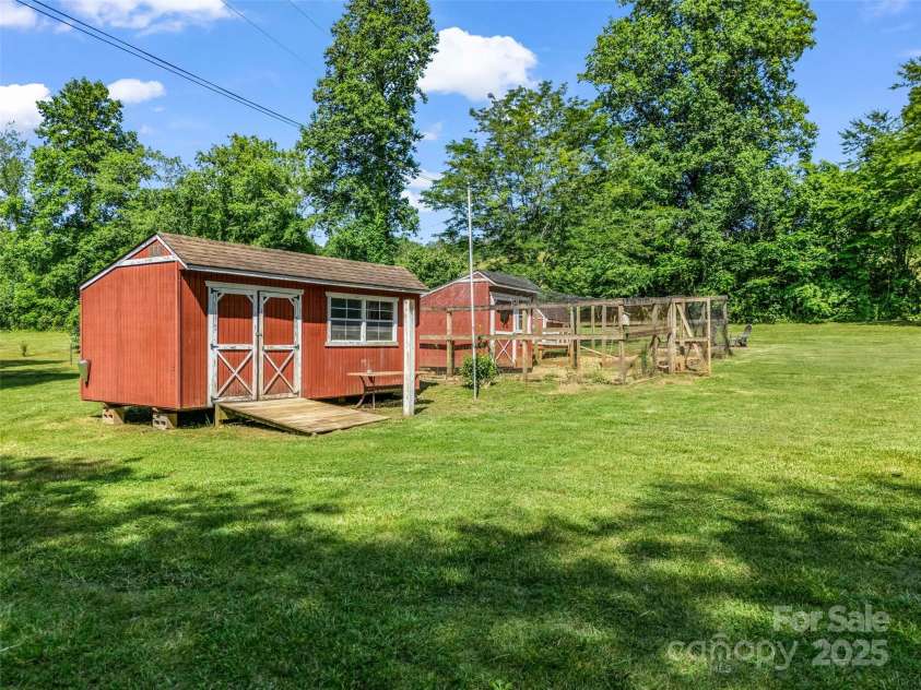2941 Nix Creek Road, Marion, NC 28752.  MLS# CAR4268269, YatesRealty ID 20063. 