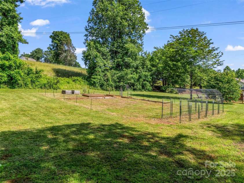 2941 Nix Creek Road, Marion, NC 28752.  MLS# CAR4268269, YatesRealty ID 20063. 