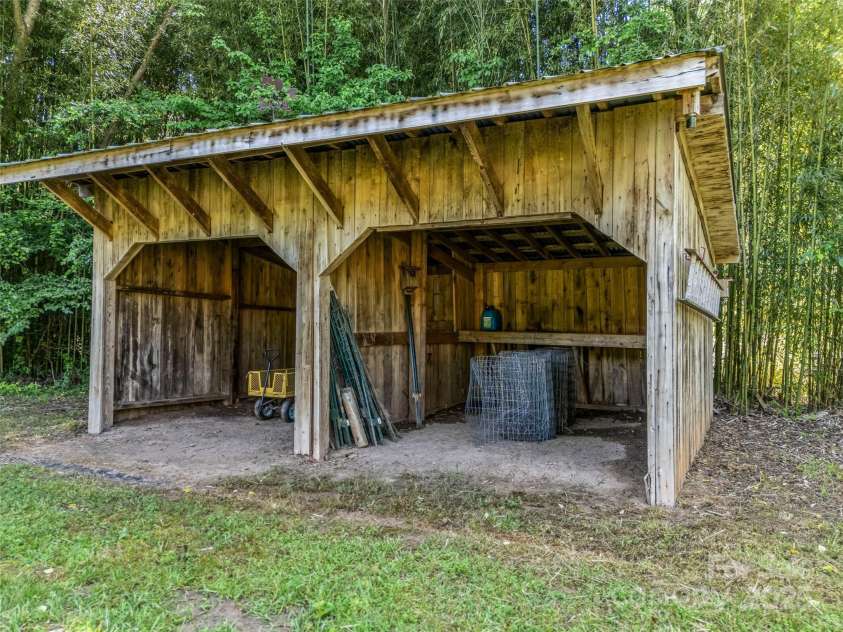 2941 Nix Creek Road, Marion, NC 28752.  MLS# CAR4268269, YatesRealty ID 20063. 