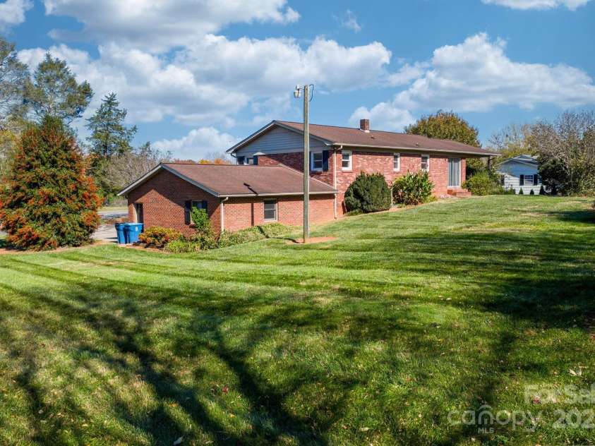 1515 Fairway Acres Road, Lenoir, NC 28645.  MLS# CAR4319002, YatesRealty ID 20064. Expansive backyard